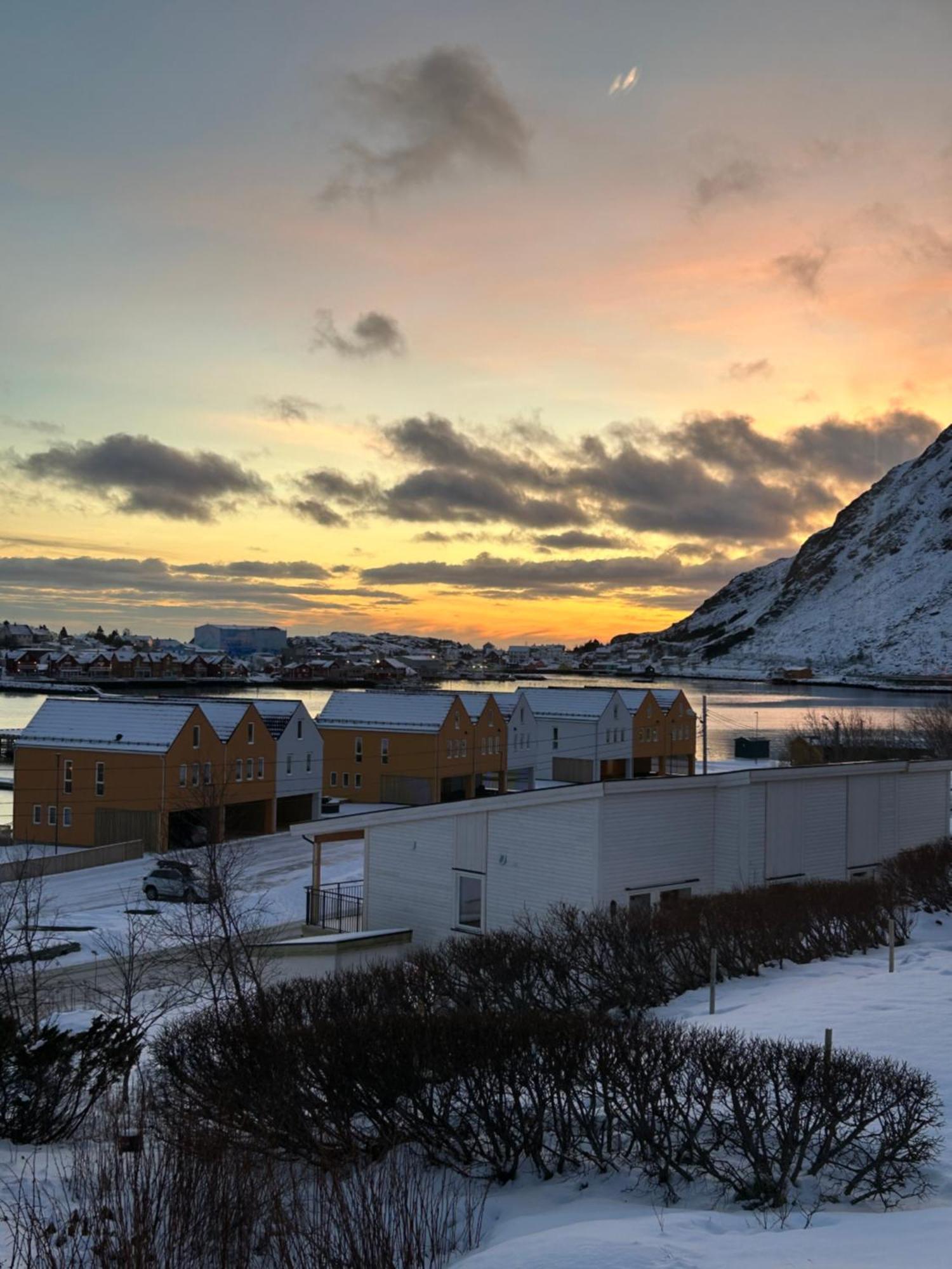 Leilighet Ballstad Esterno foto