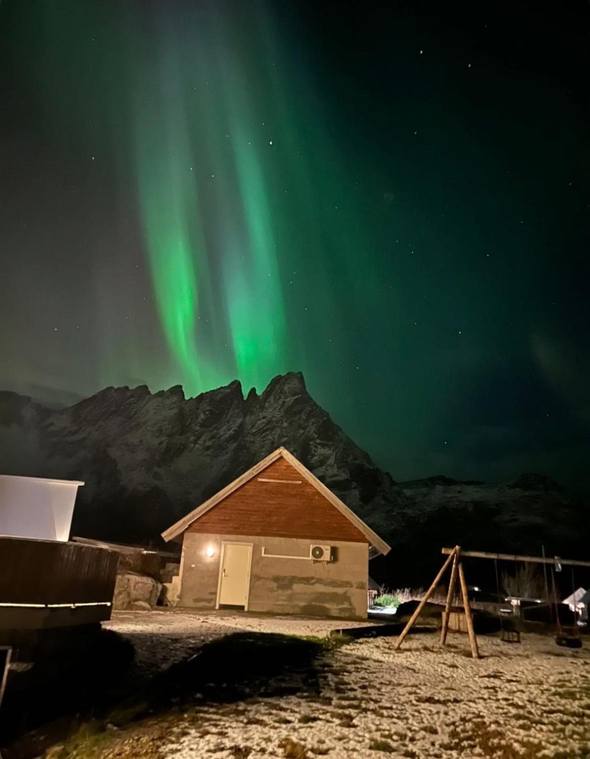 Leilighet Ballstad Esterno foto